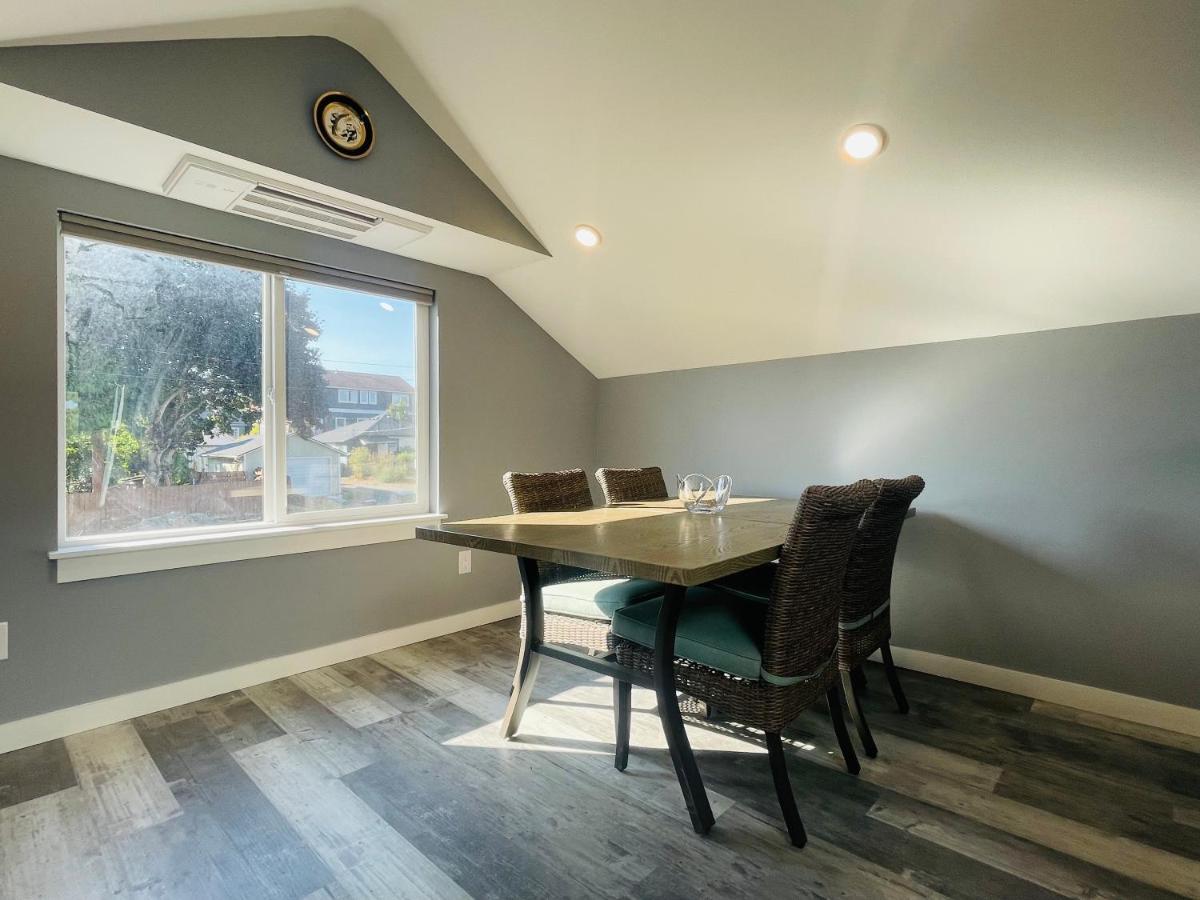 Green Lake 1St Line Home B With Central Air Conditioners Seattle Exterior foto